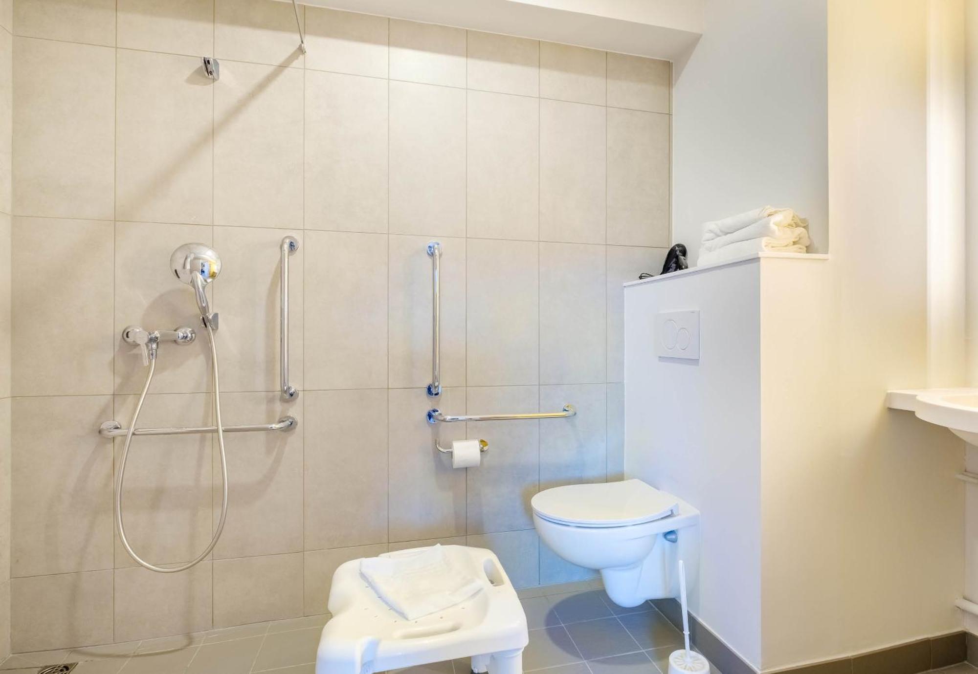 B&B Hotel Nice Stade Riviera Buitenkant foto
